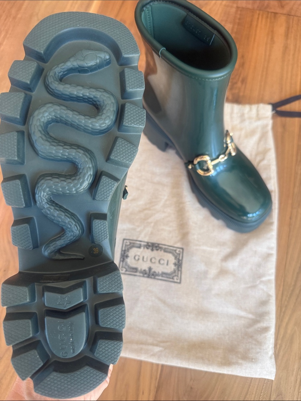 Gucci Green Horsebit Rain Boots with Gold Hardware - NEVER USED - Picture 2 of 3